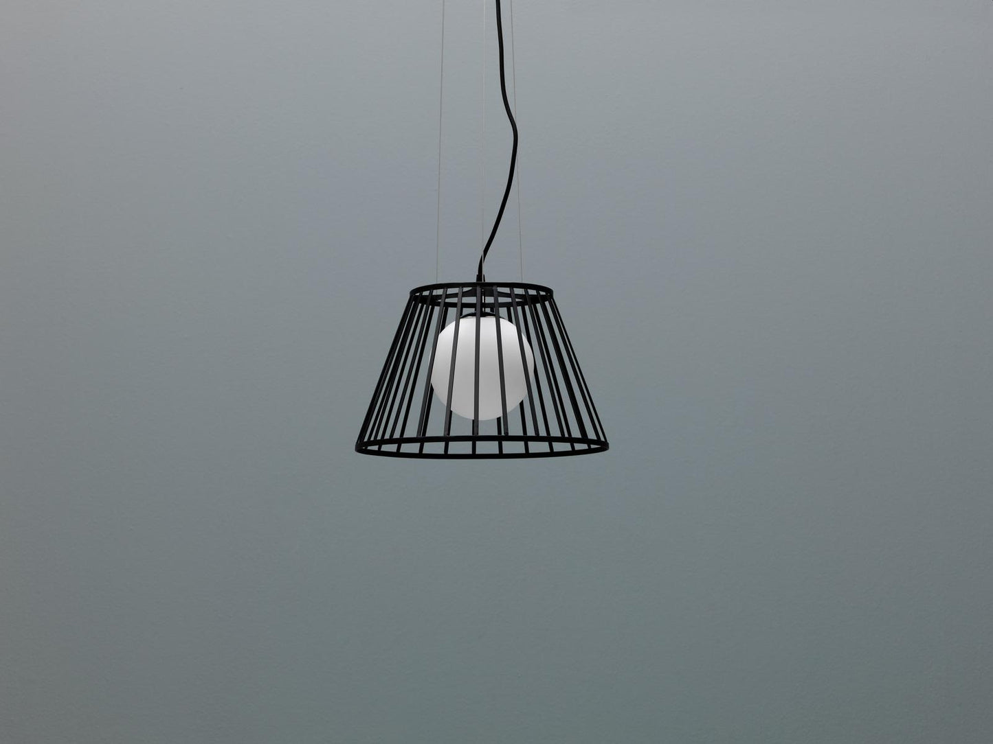 Lampada a sospesione in metallo con paralume nero D25/35xD20/35x120h cm